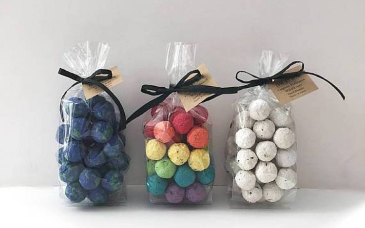 Seeds bombs to make your city better, greener